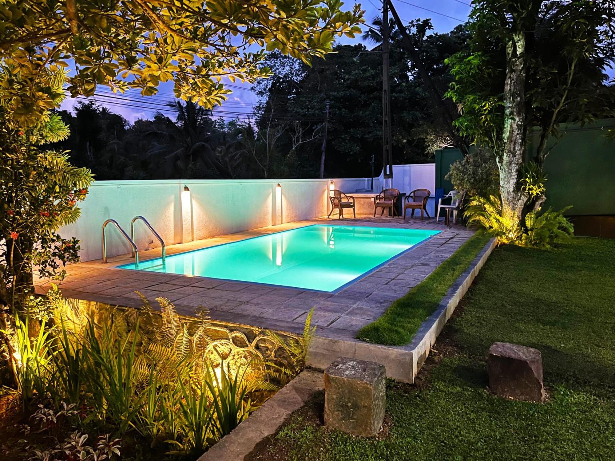 Villa Green White أونا واتونا المظهر الخارجي الصورة