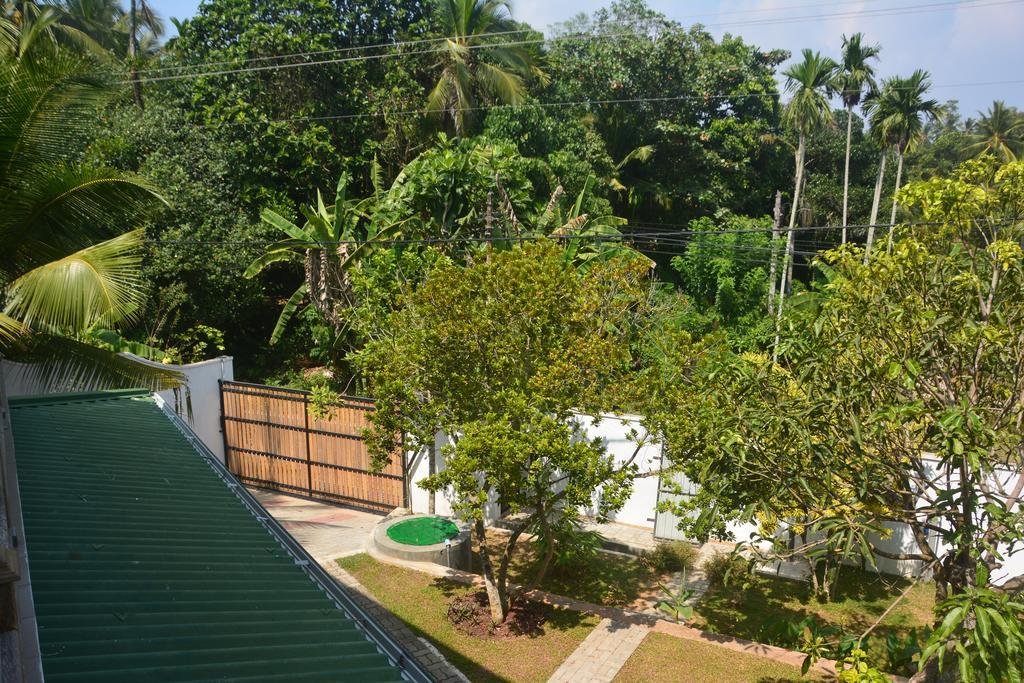 Villa Green White أونا واتونا المظهر الخارجي الصورة