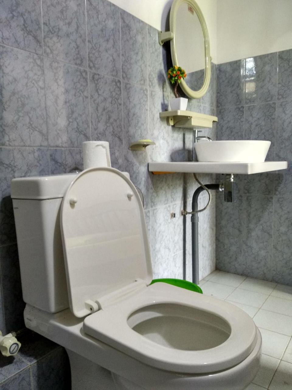 Villa Green White أونا واتونا المظهر الخارجي الصورة