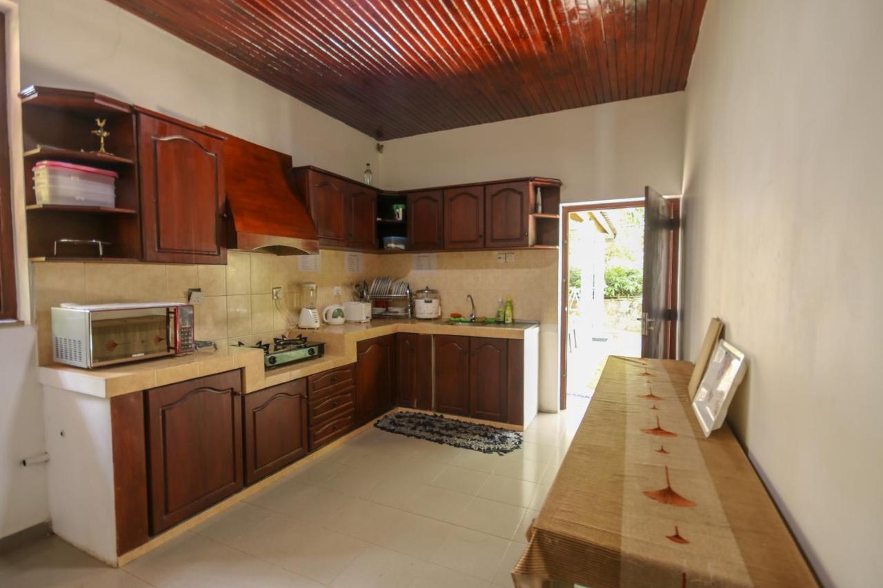 Villa Green White أونا واتونا المظهر الخارجي الصورة