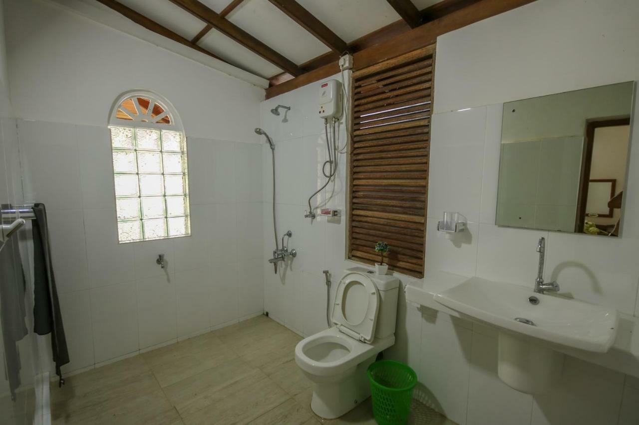 Villa Green White أونا واتونا المظهر الخارجي الصورة